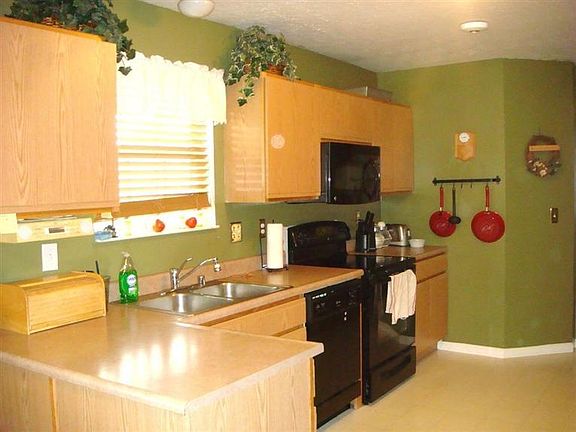 3rd image of 2569 Allegro Ln