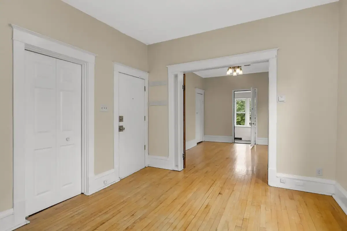Studio, $1,000 — Photo 4