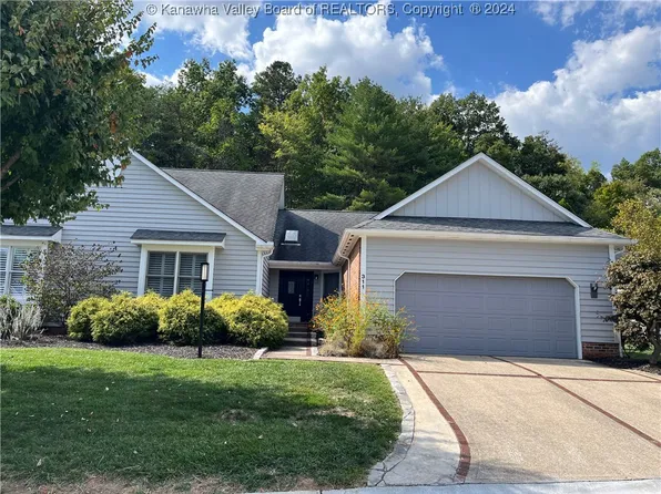 311 Southpointe Dr, Charleston, WV 25314