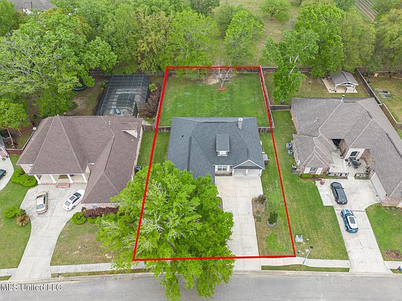 4th image of 11956 Ol Oak Dr
