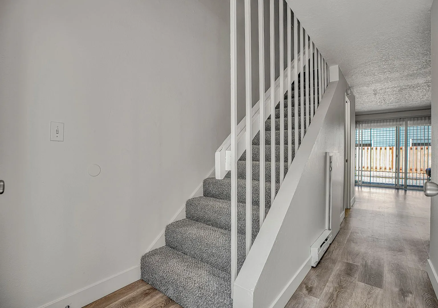 #329 Maple View Apartments — Photo 2