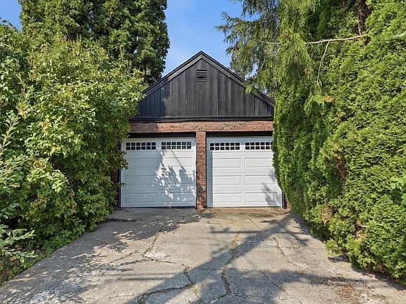 3rd image of 1728 E 9th Ave