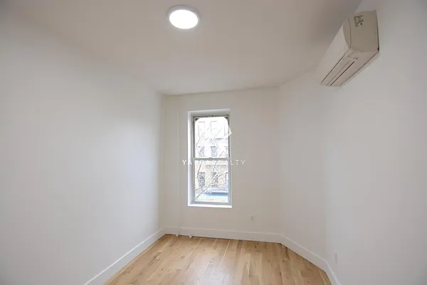 Rented by Yaffa Realty LLC | media 4