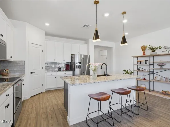 17136 W BLUE SKY Drive, Surprise, AZ 85387