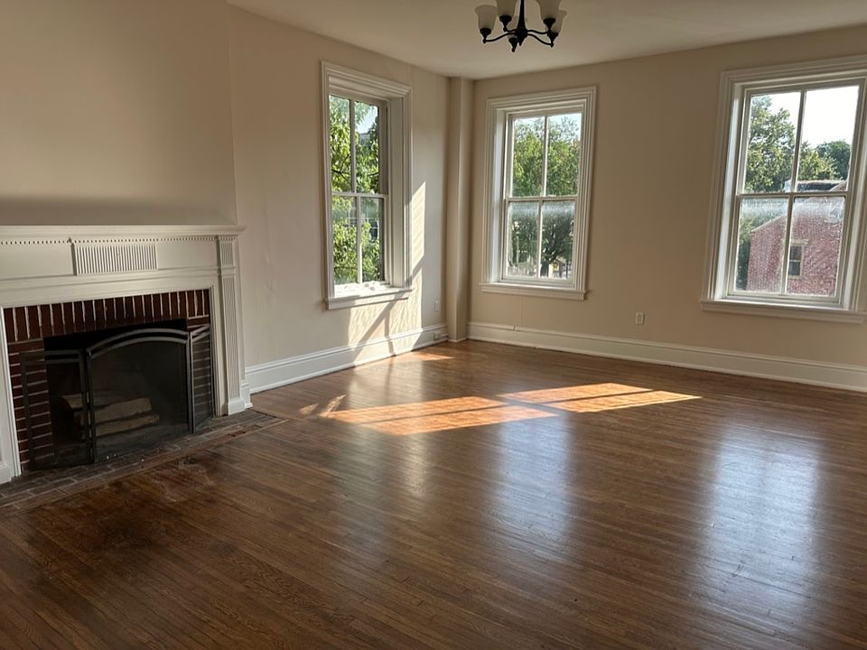 1st image of 1001 N 2nd St APT 3