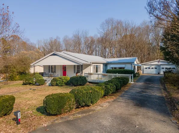 17 N Womack St, Franklin, NC 28734
