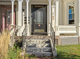 27 Hollywood St APT 3, Worcester, MA 01610