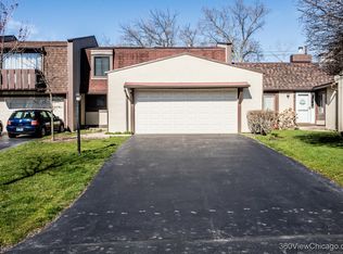 14 Westwood Dr, Indian Head Park, IL 60525