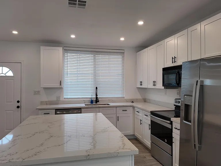 1109 W Broadway Rd #A — Photo 4