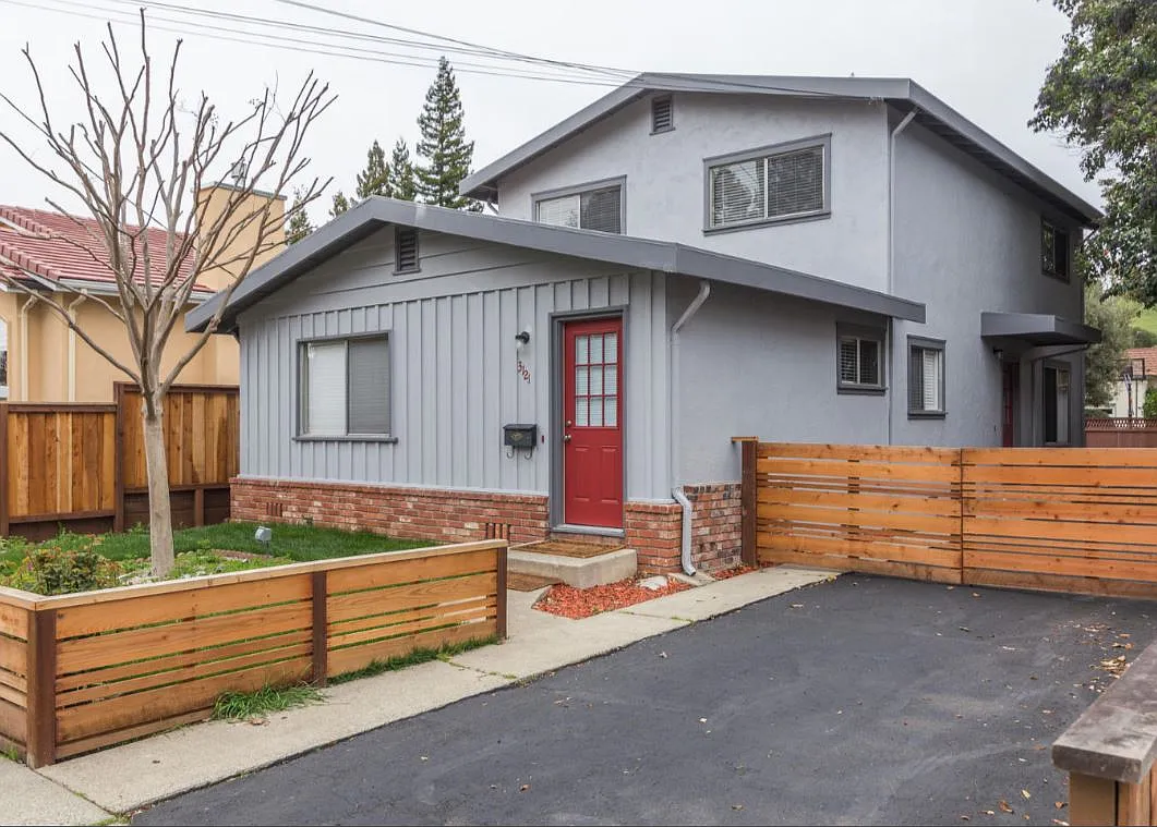 3121 Alhambra Ave — Photo 1