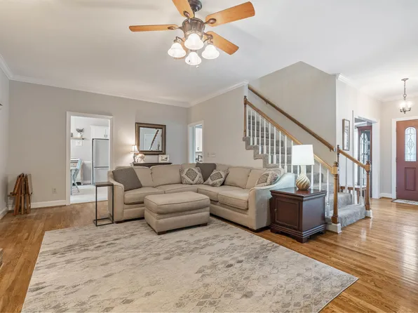 106 Newgate Rd, Alabaster, AL 35007