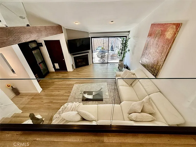 21545 Erwin St #105 — Photo 7
