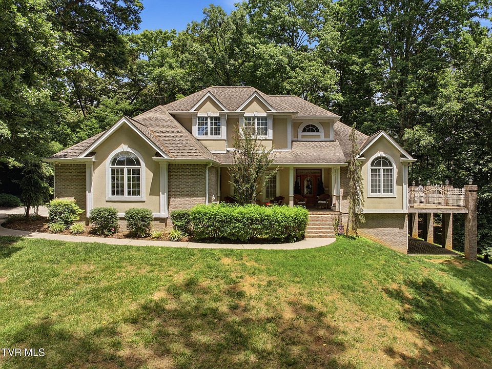 1st image of 134 Sycamore Dr