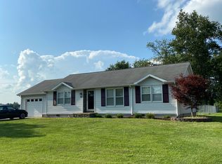 18 Mills Cart Rd, Salem, IL 62881