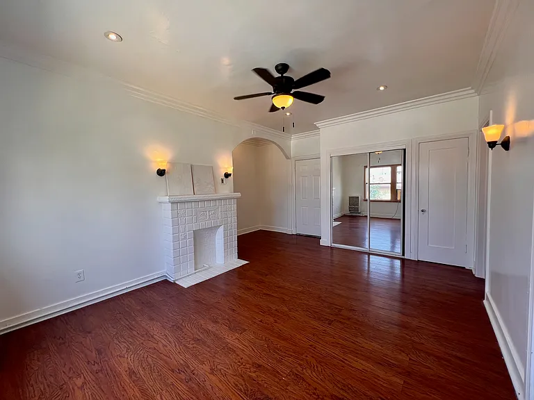 535 N Alexandria Ave #204 — Photo 2