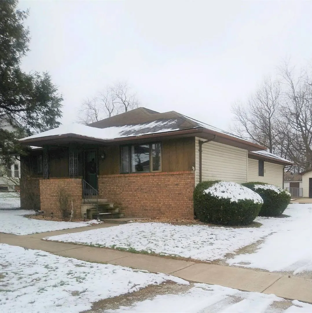 413 S Lewis St photo 1