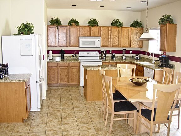 4th image of 16833 W Saguaro Ln