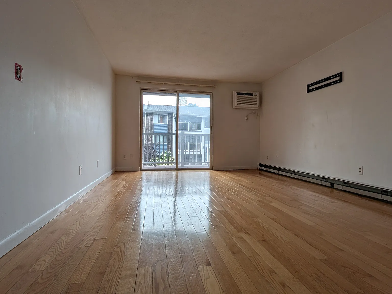8 Woodcrest Ct — Photo 3