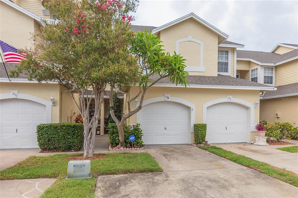 3 bed, 2.5 bath, 1500 sqft, $2,800 — Photo 2