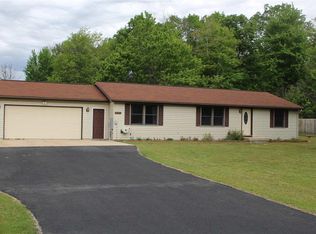 10724 W Kelly Rd, Lake City, MI 49651