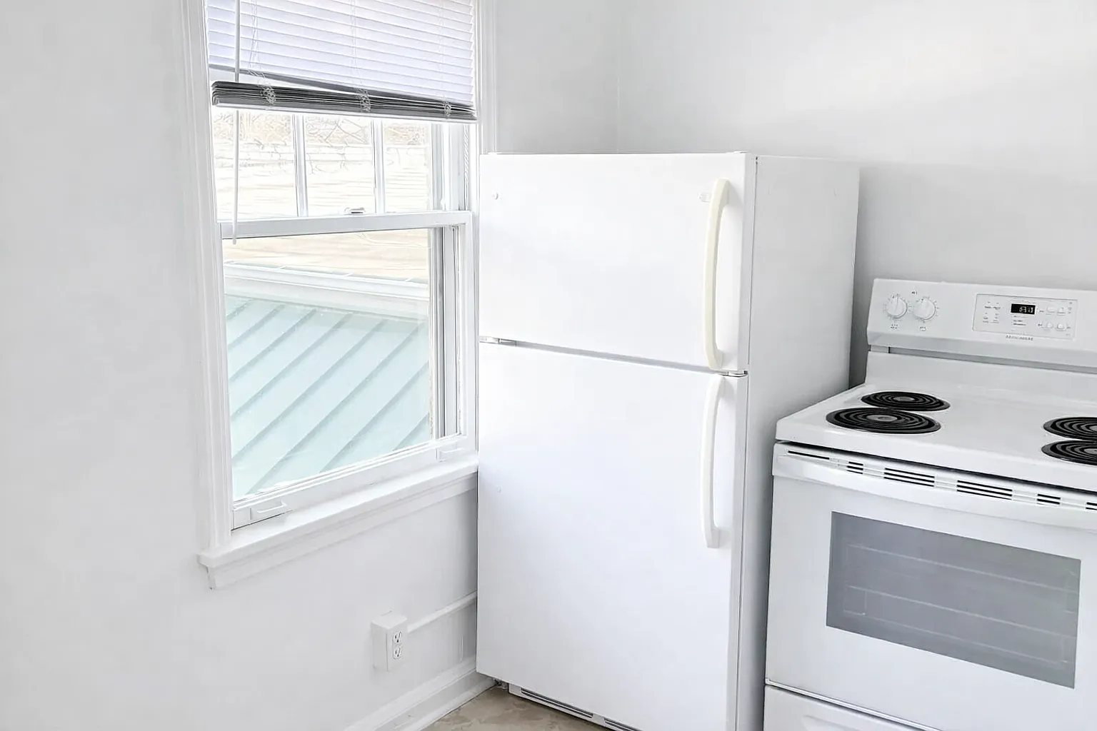 1 bed, $990 — Photo 2