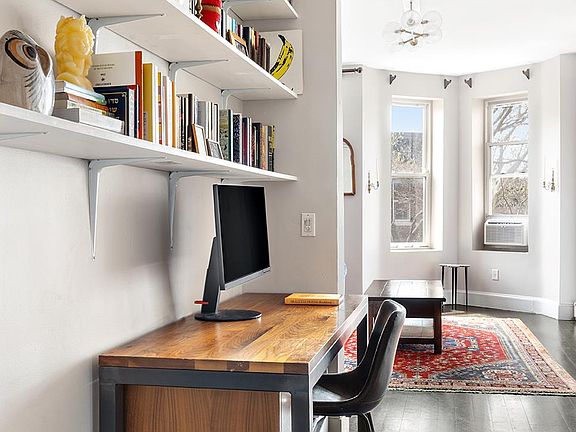 4th image of 513 12th St #3L