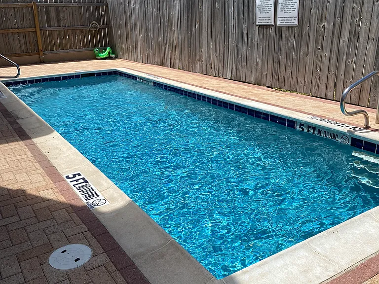 102 W Aries Dr #D — Photo 11