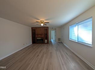 386 Summerwalk Cir, Chapel Hill, NC 27517