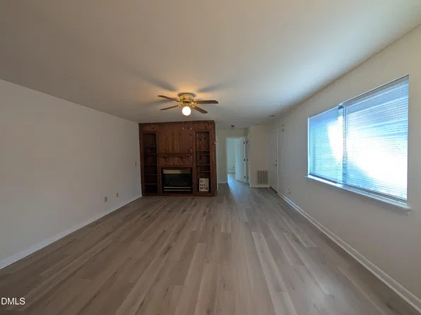 386 Summerwalk Cir, Chapel Hill, NC 27517