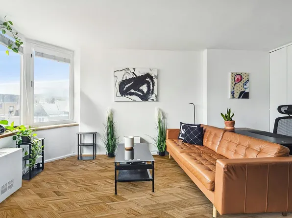 500 W 43rd St APT 8H, New York, NY 10036