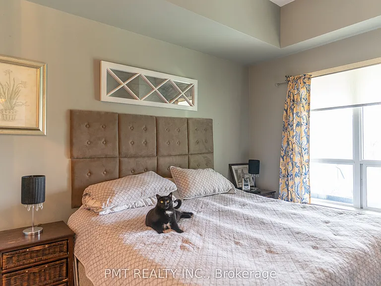 60 Fairfax Cres #111 — Photo 12