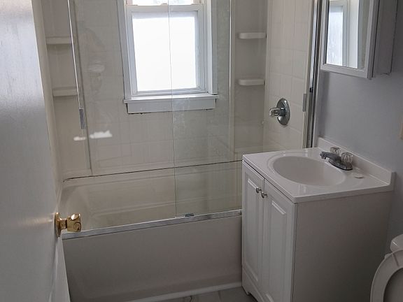 5th image of 168-170 Oak St #3S