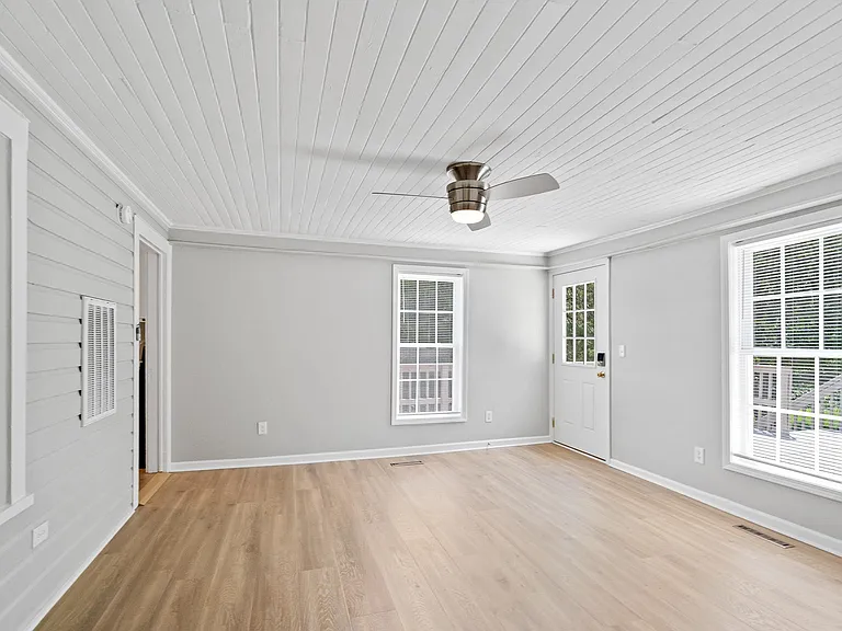 206 Woodale Dr — Photo 24