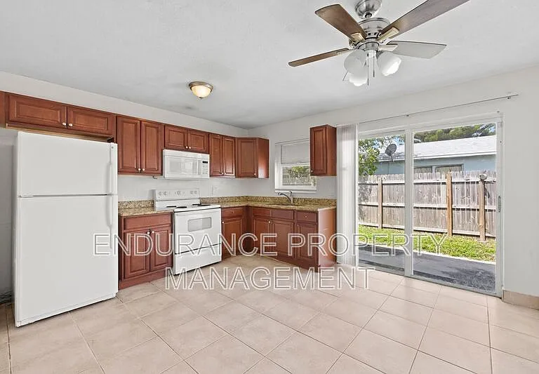 147 W 28th St — Photo 8