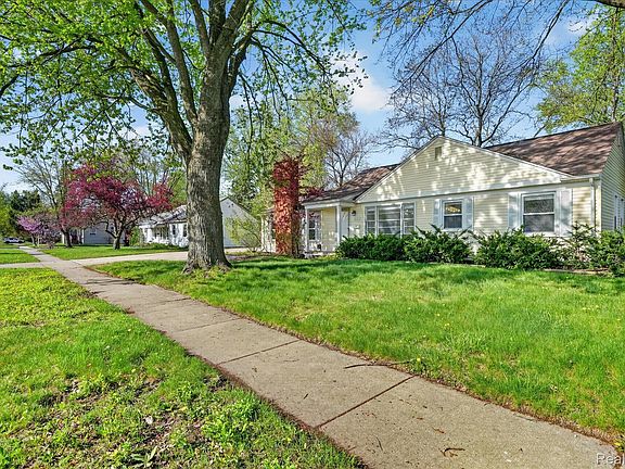 5th image of 15151 Merriman Rd