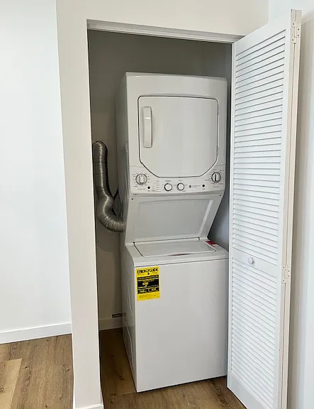 140 W Hyde Park Blvd #3/4 — Photo 14
