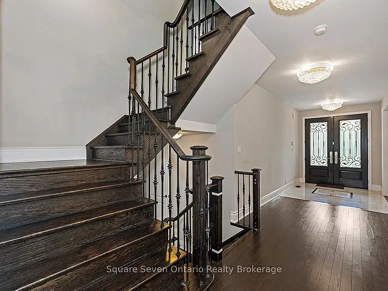 2147 Vineland Cres — Photo 23