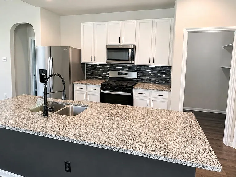 2291 Raider Dr — Photo 2