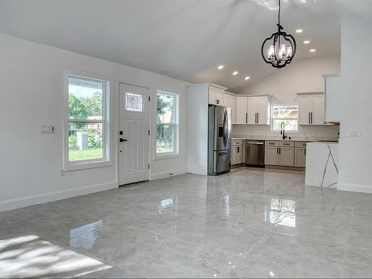 160 Bob Thomas Cir — Photo 6