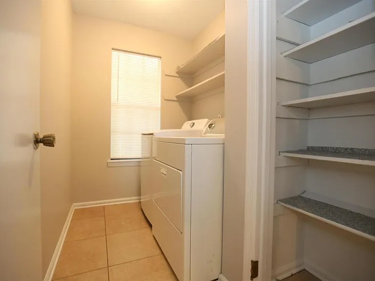12406 Colleen Dr — Photo 11