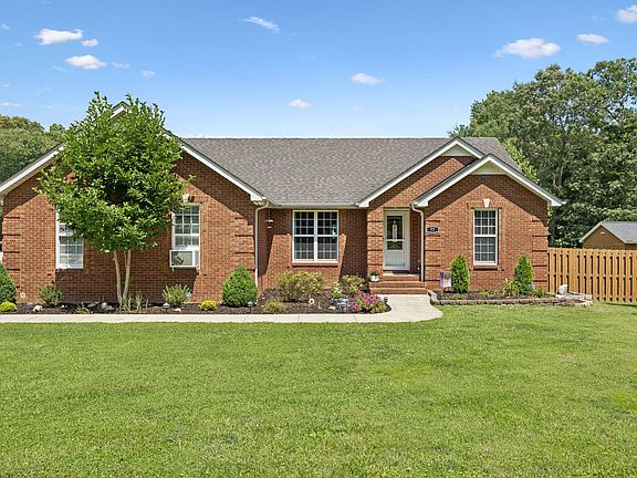 4th image of 77 Shady Acres Ln