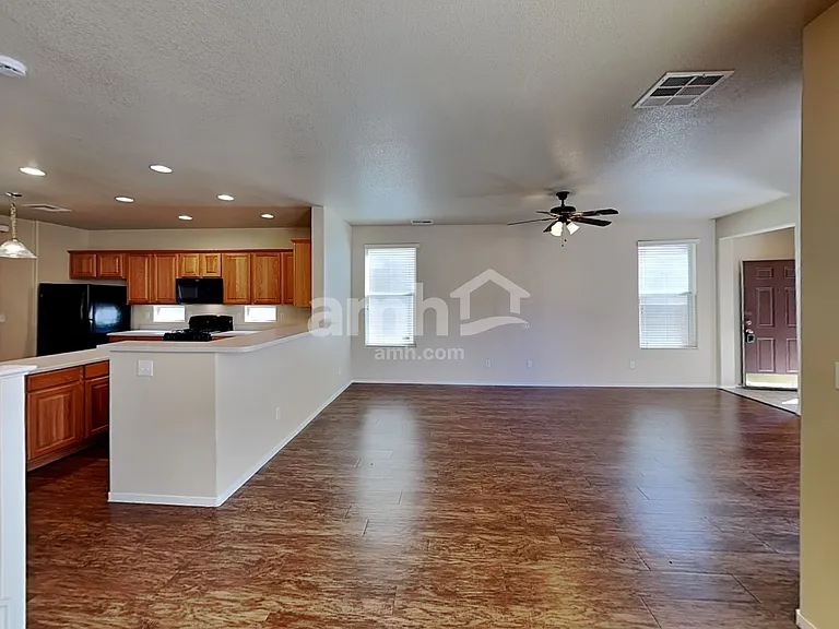 8802 Salvestrin Point Ave — Photo 5