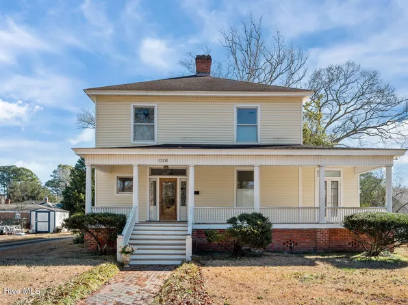 1305 N Market Street, Washington, NC 27889