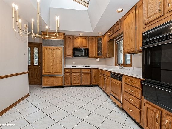5th image of 12530 S Major Ave