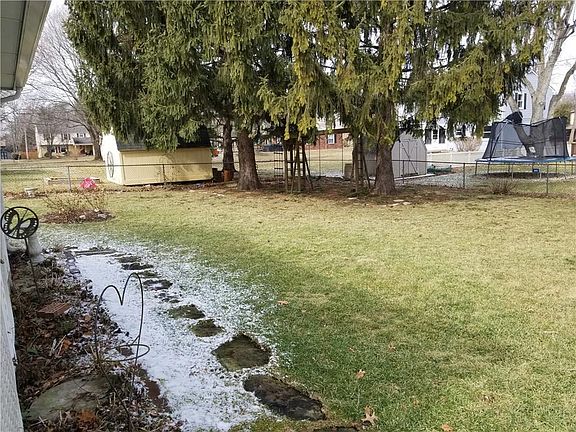 2nd image of 1818 Hillcrest Ave