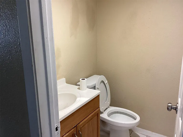 15831 Bazelbriar Ln — Photo 33