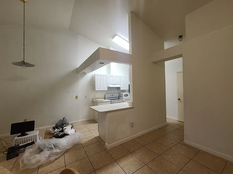 2842 SW 38th Pl — Photo 8