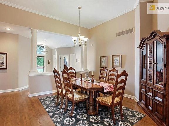 5th image of 14833 Conser St
