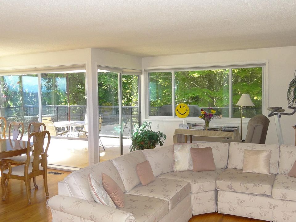 2nd image of 171 Place N