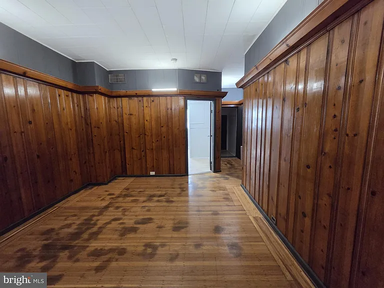 633 E Allegheny Ave — Photo 17